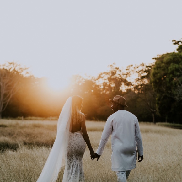 Allure 9564 Wedding Dress - Picture 3 of 8